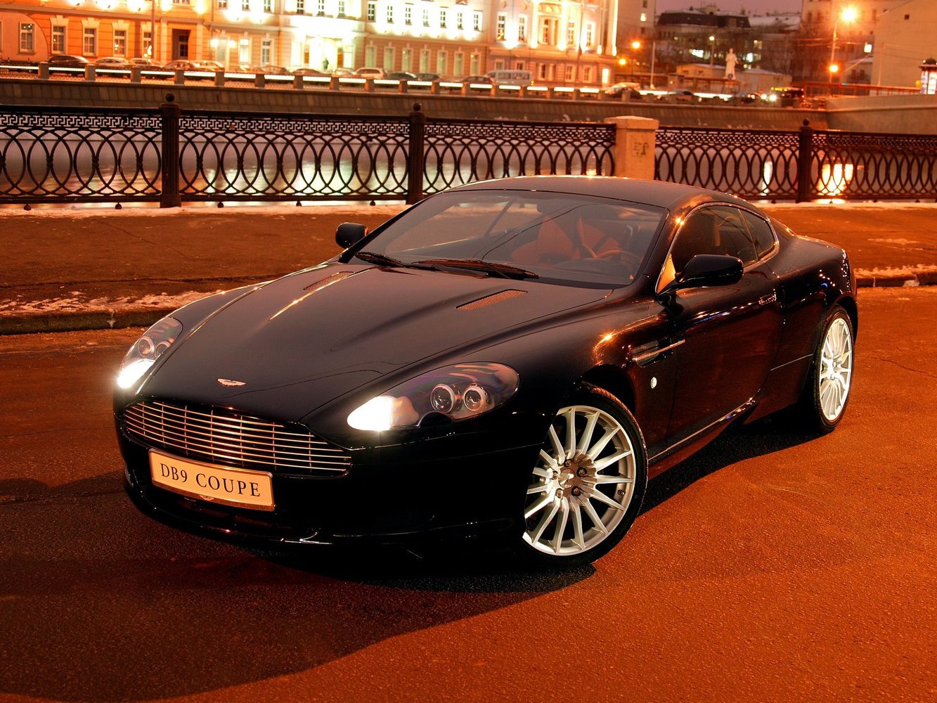 Aston Martin DB9 2003 - 2008