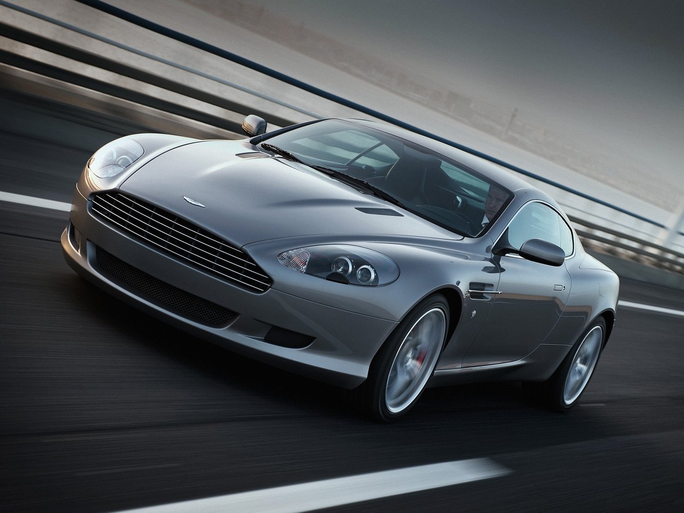 Aston Martin DB9 2008 - 2012