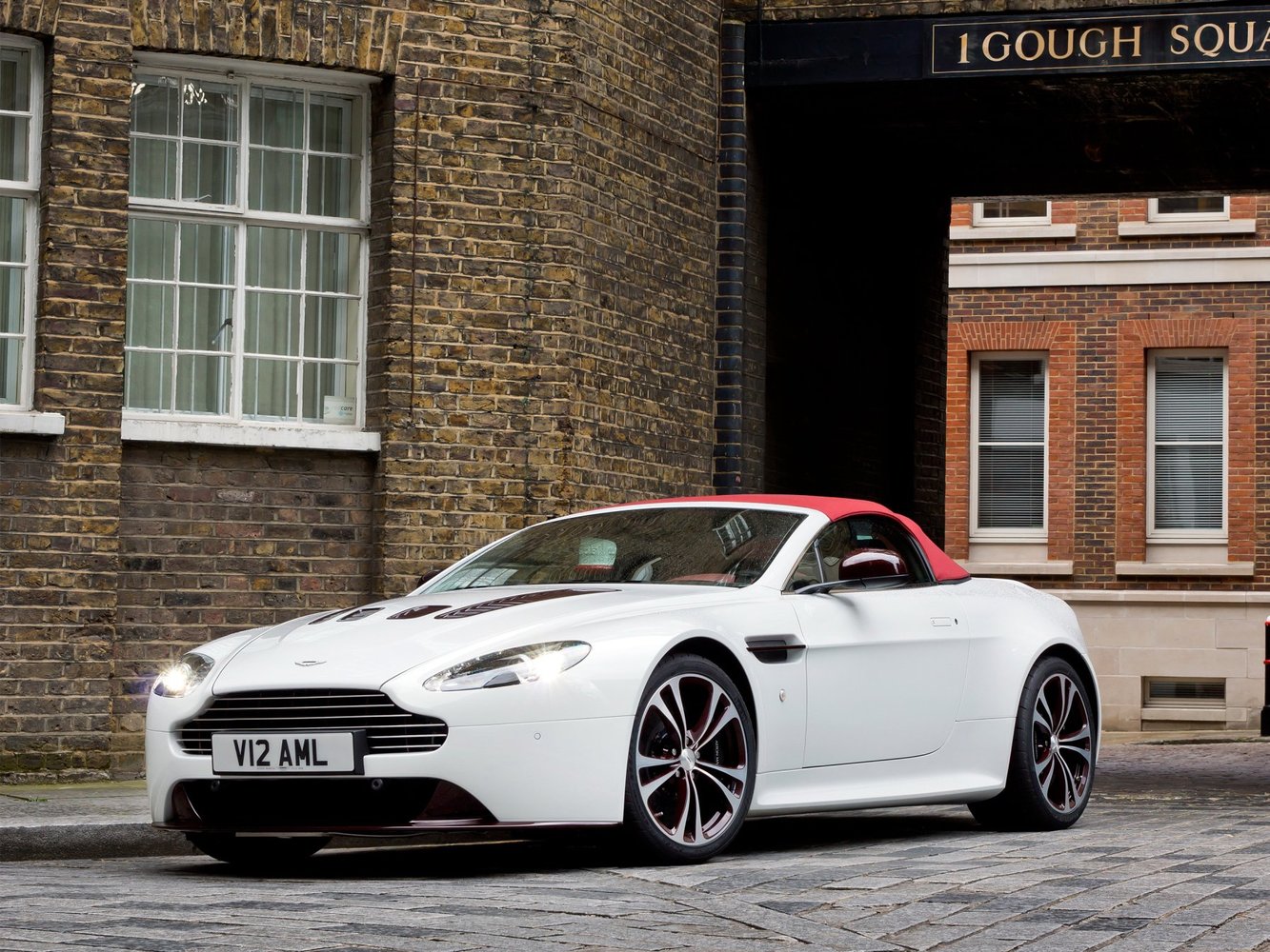 Aston Martin V12 Vantage 2009 - 2016