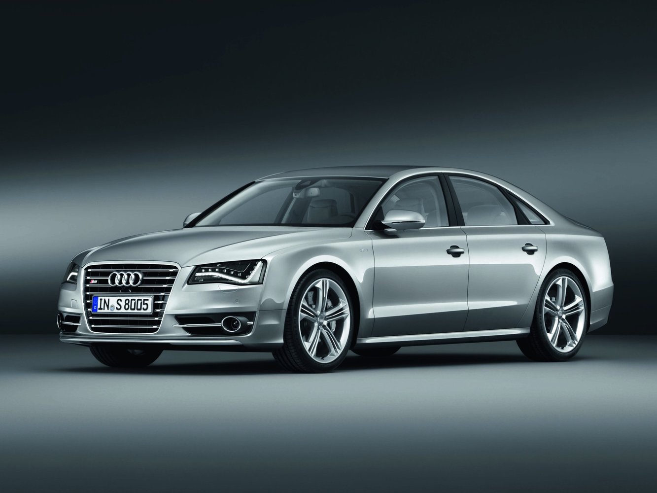 Audi S8 2012 - 2013