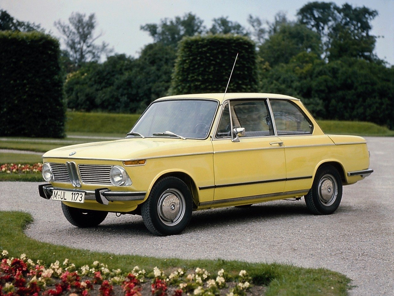 BMW 02 (E10) 1966 - 1977