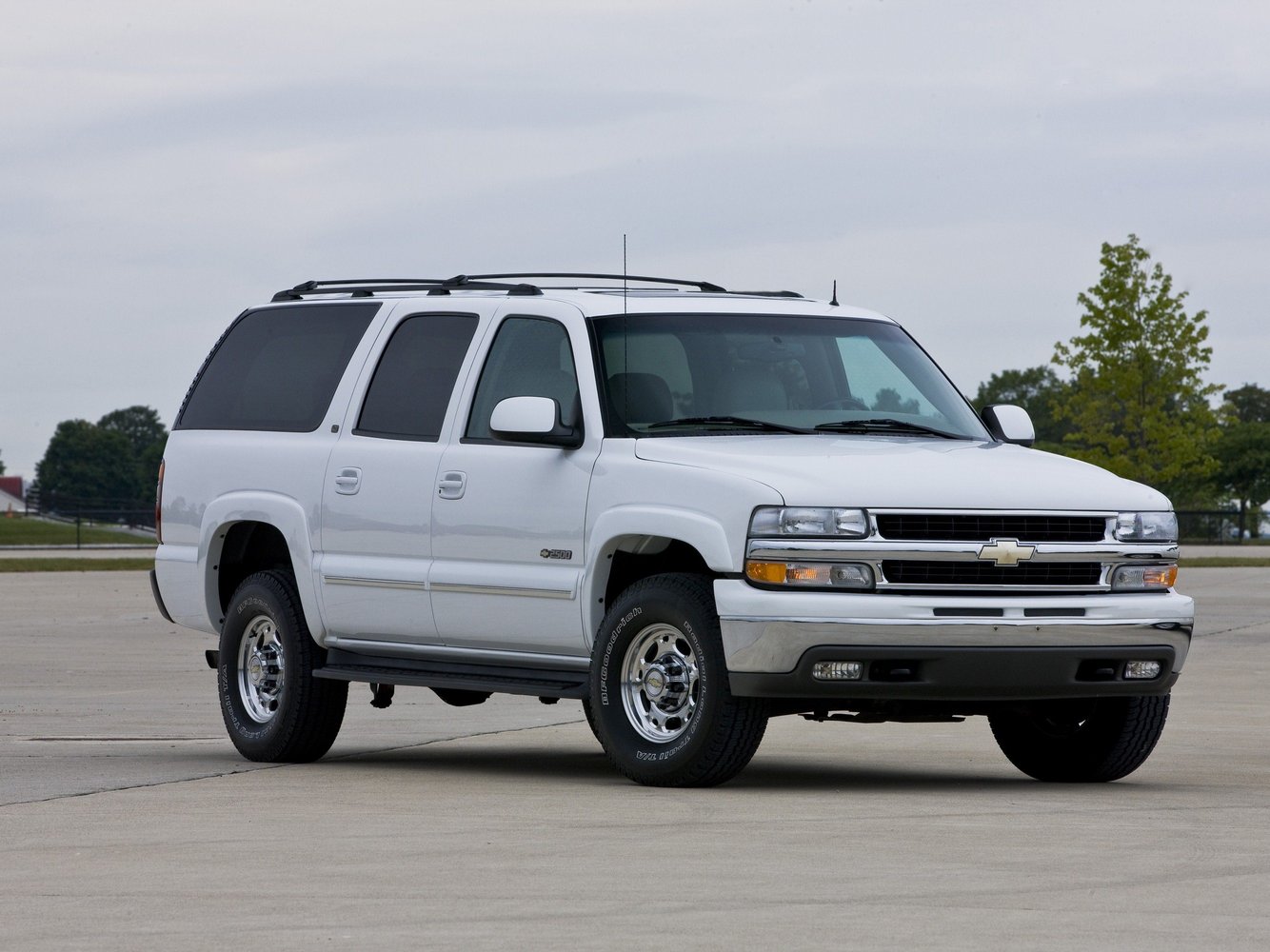 Chevrolet Suburban 2000 - 2006