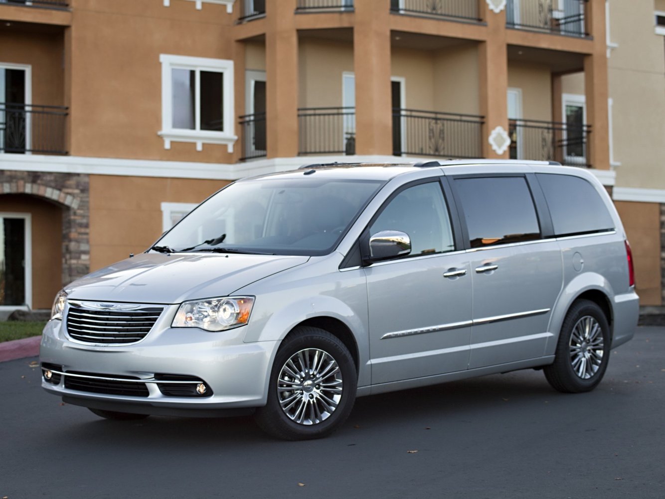 Chrysler Voyager 2011 - 2016