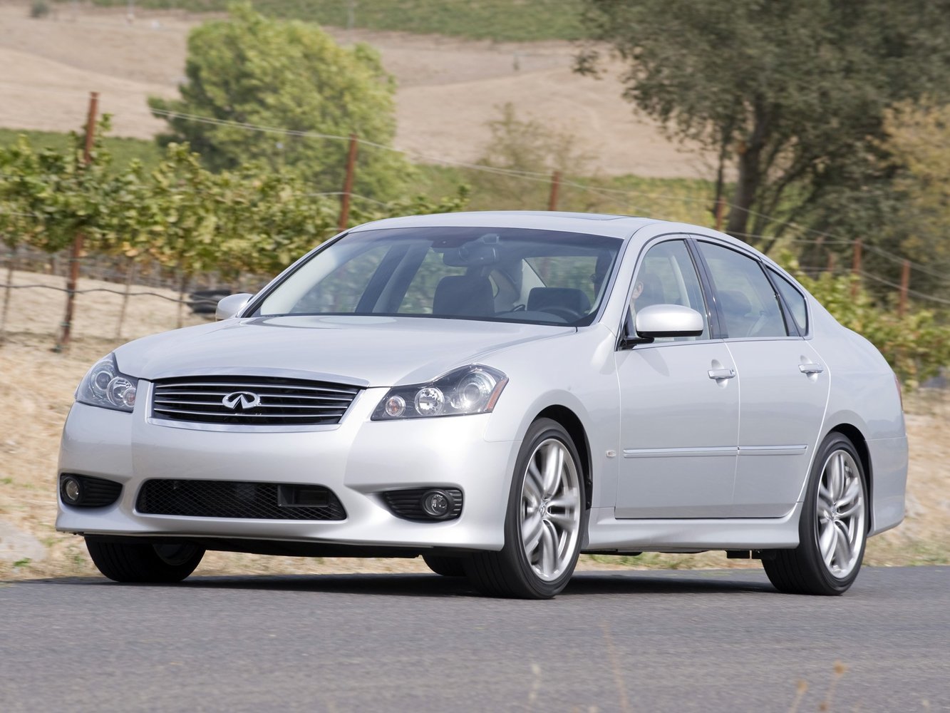 Infiniti M 2008 - 2010