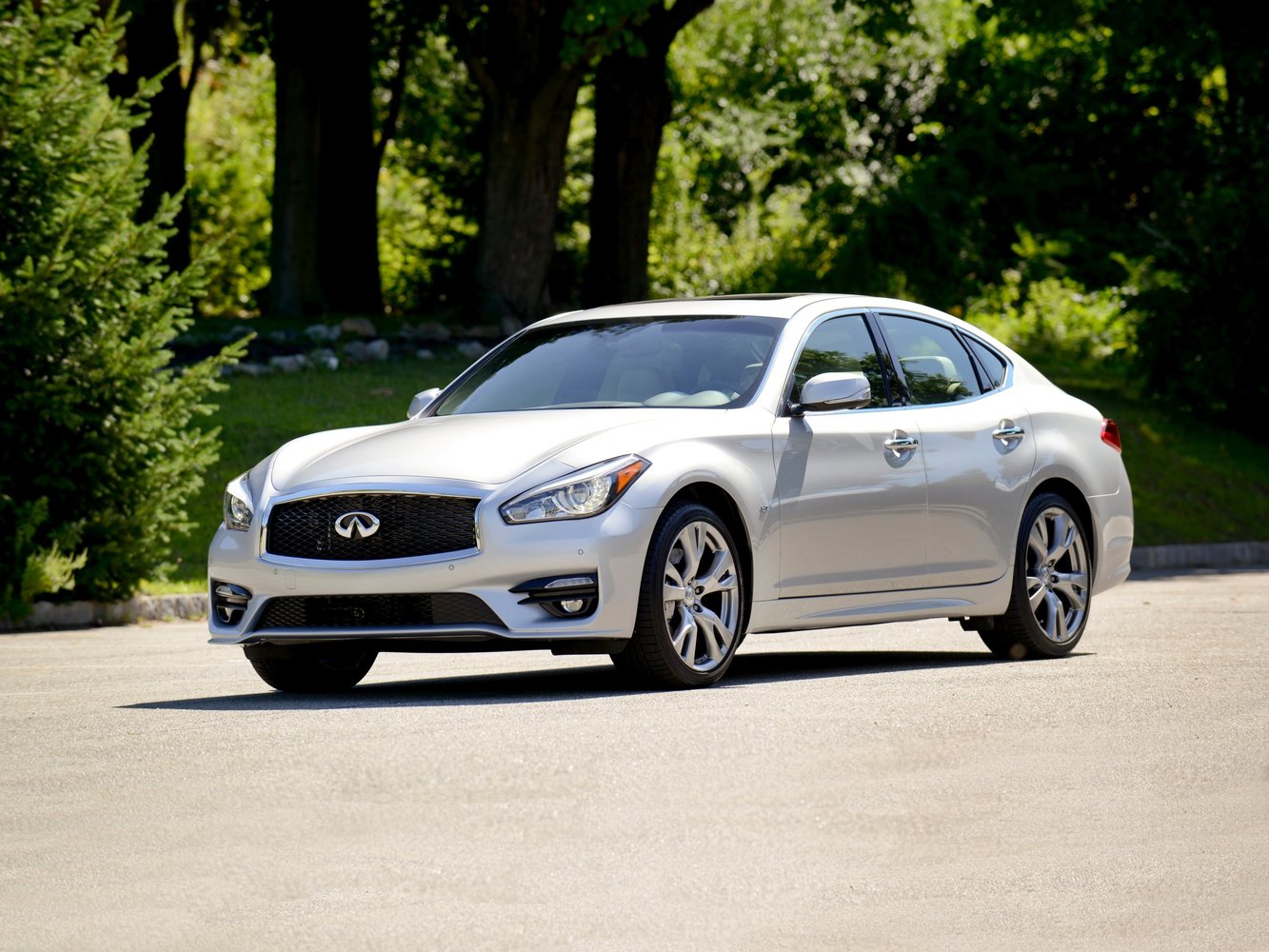 Infiniti Q70 2015 - 2016