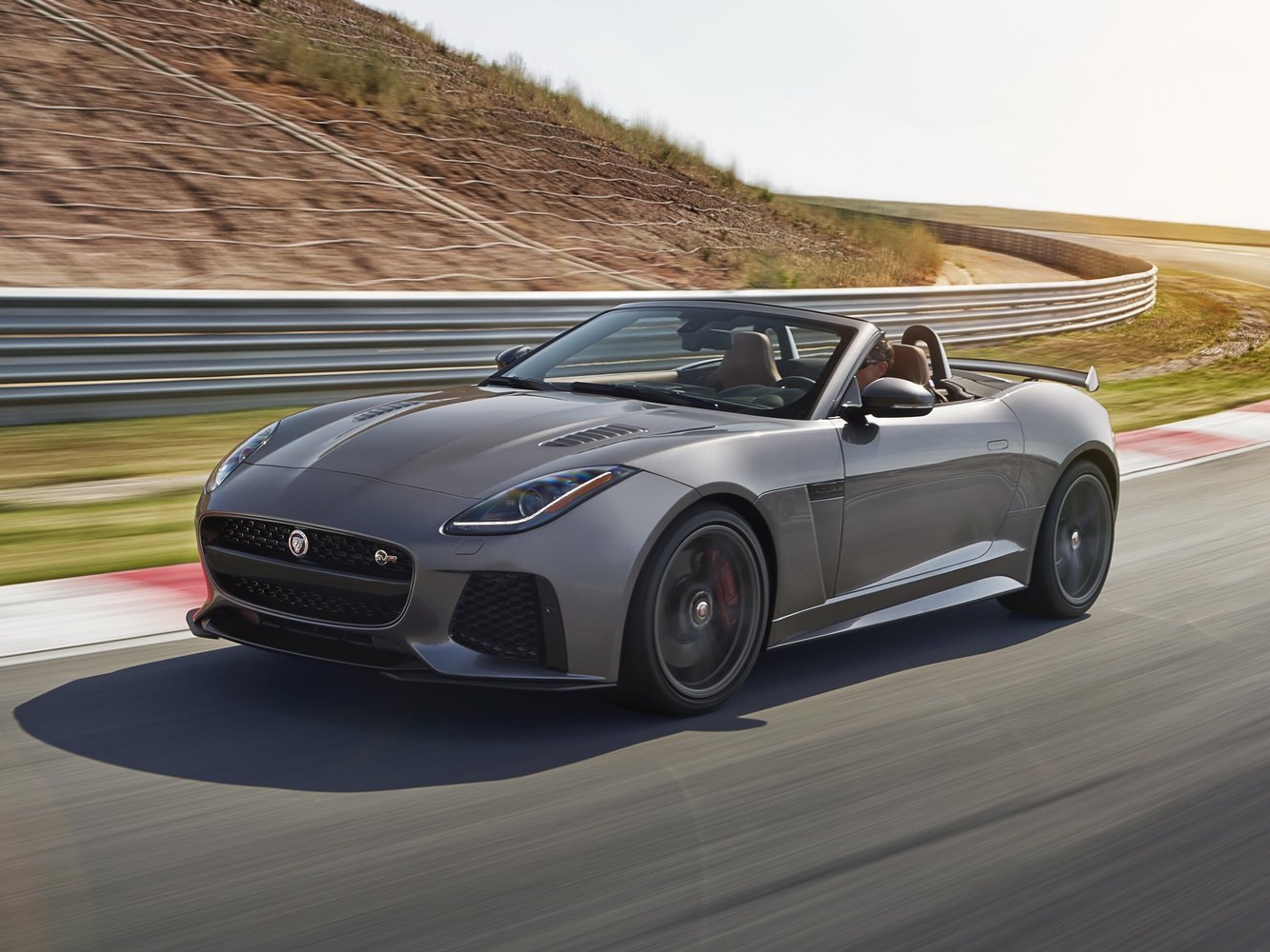 Jaguar F-Type SVR 2016 