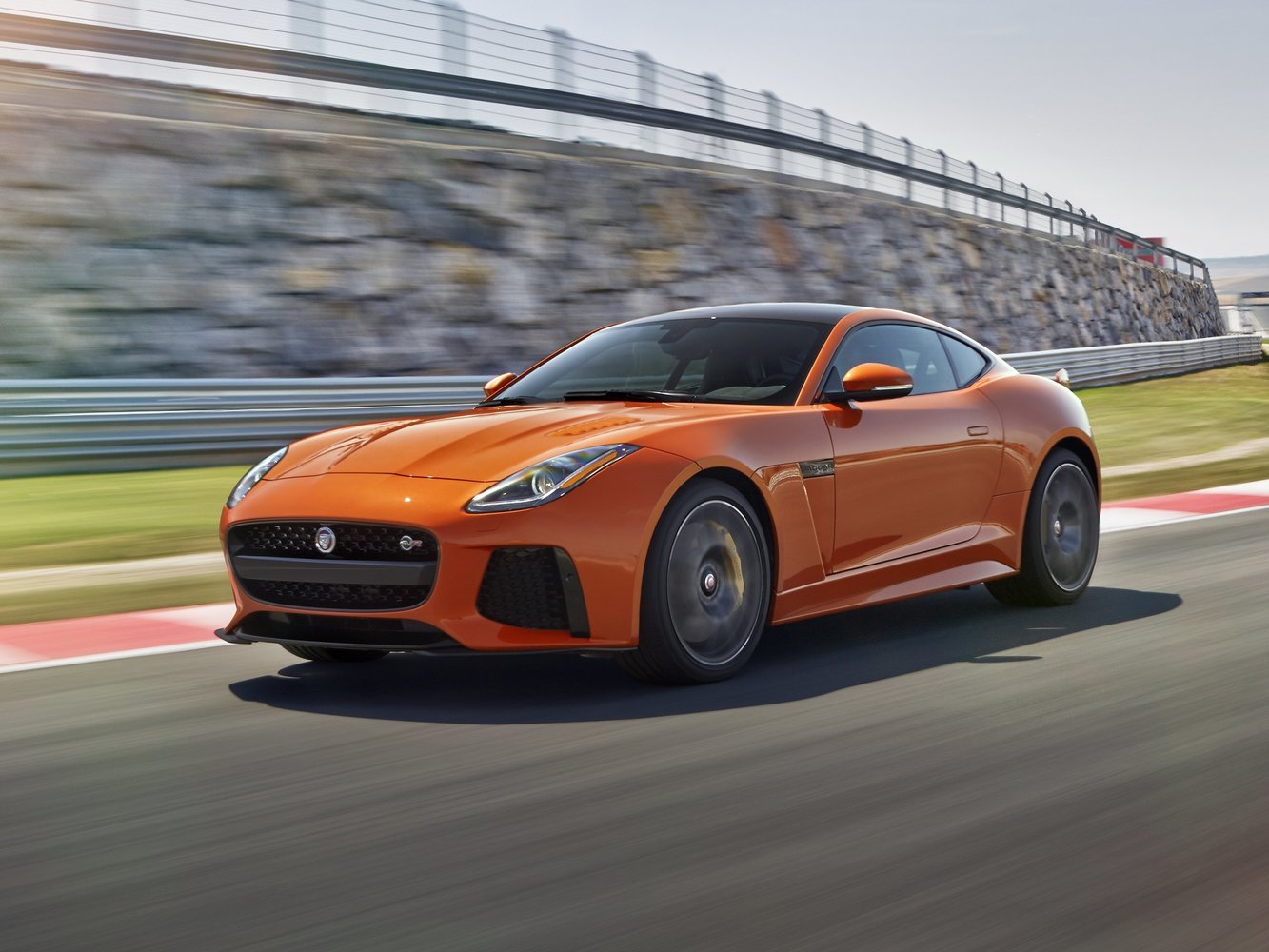 Jaguar F-Type SVR 2016 