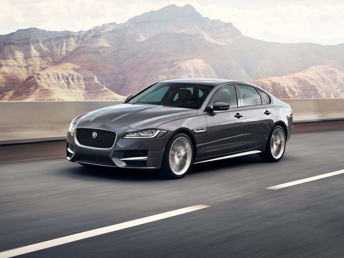Jaguar XF 2015 - 2016