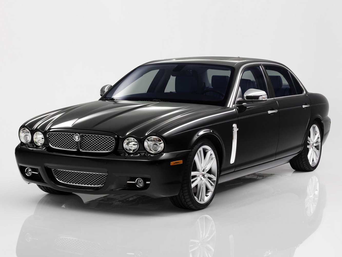 Jaguar XJR 2007 - 2010