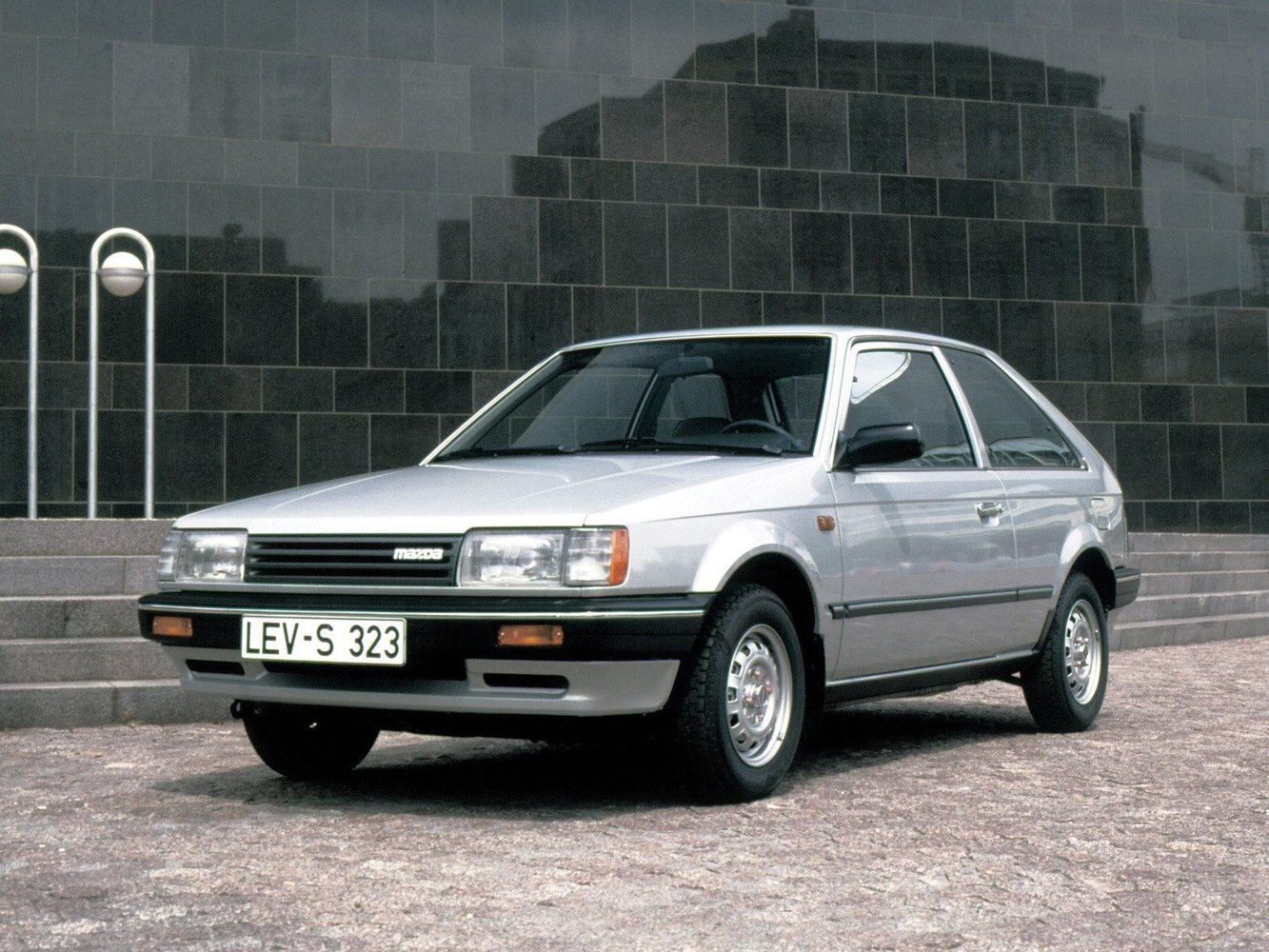 Mazda 323 1985 - 1989