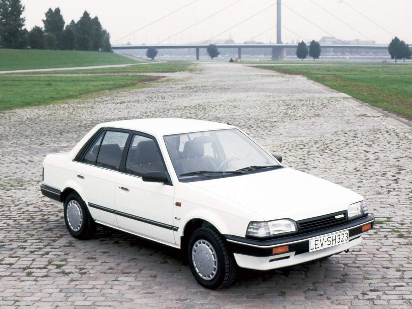 Mazda 323 1985 - 1989