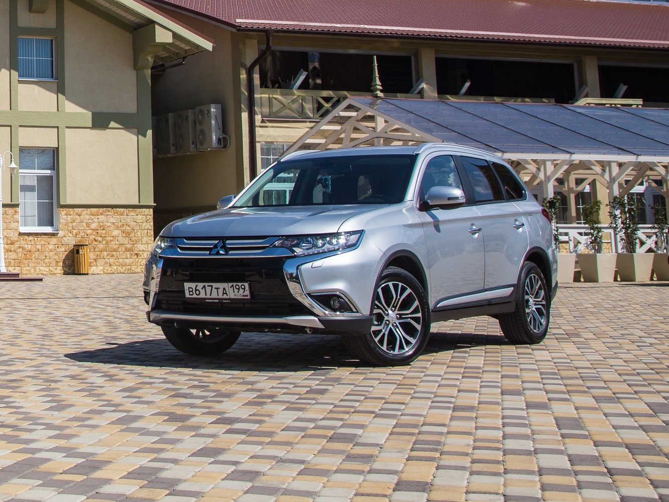 Mitsubishi Outlander 2015 - 2016