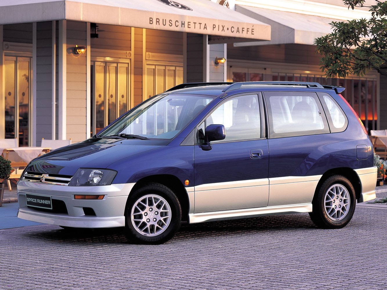 Mitsubishi Space Runner 1997 - 2003