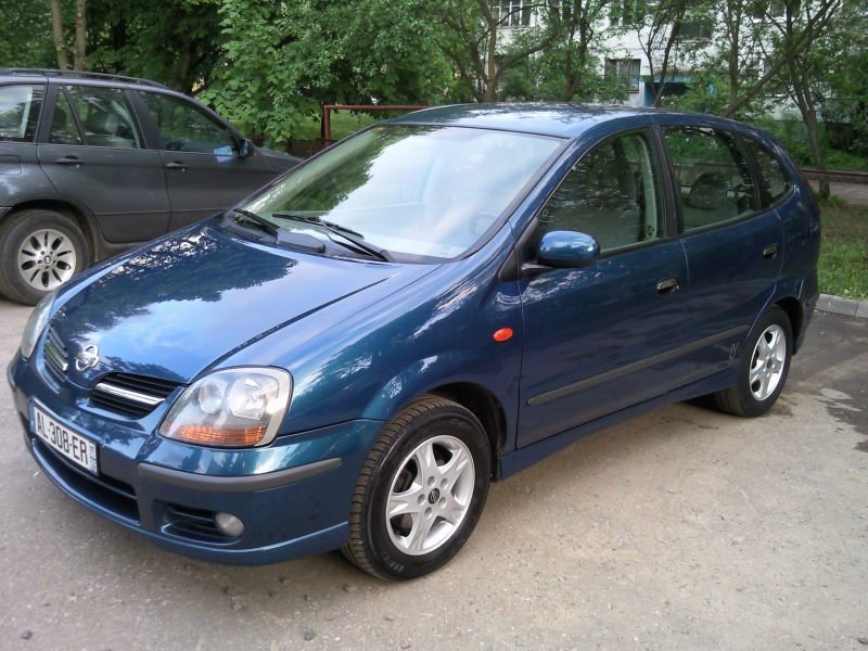 Nissan Almera Tino 2000 - 2003