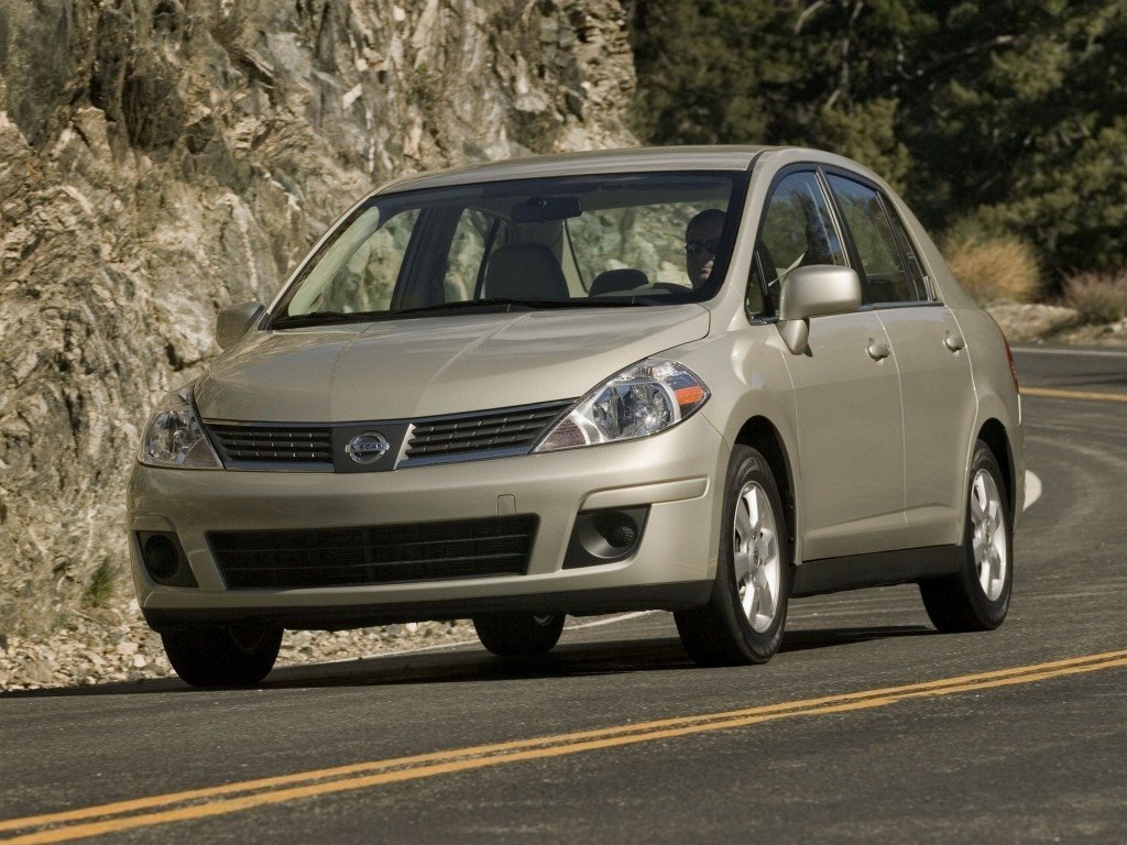 Nissan Versa 2007 - 2013