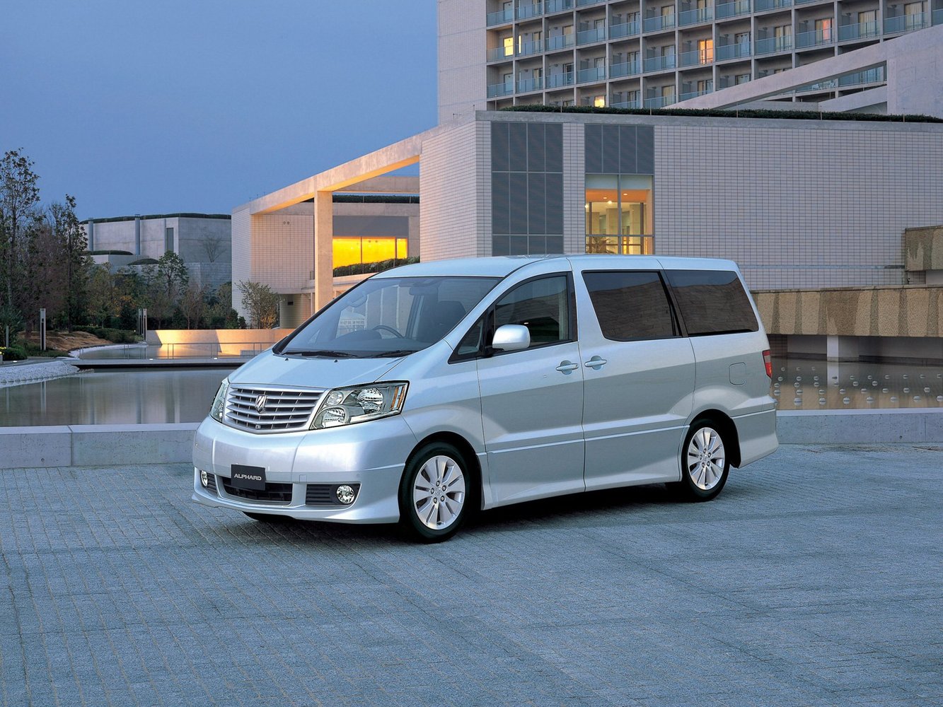 Toyota Alphard 2002 - 2005