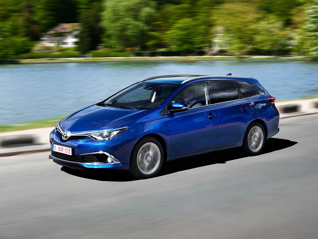 Toyota Auris 2015 - 2016