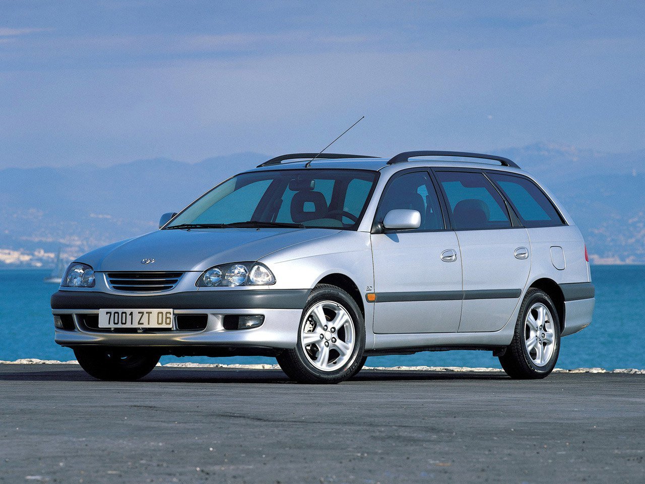 Toyota Avensis 1997 - 2000