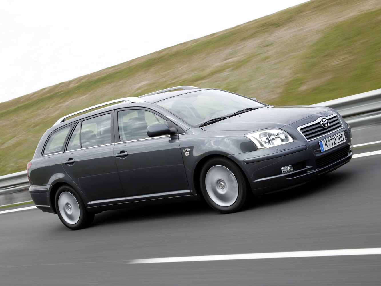 Toyota Avensis 2003 - 2006