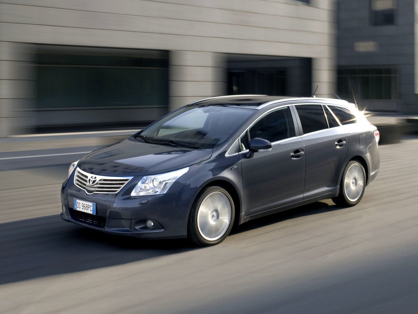 Toyota Avensis 2009 - 2011