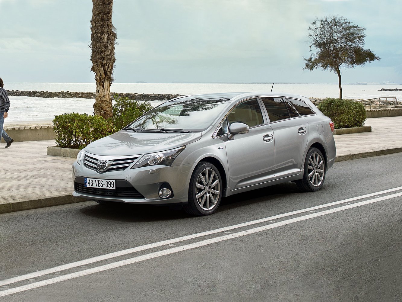 Toyota Avensis 2011 - 2015