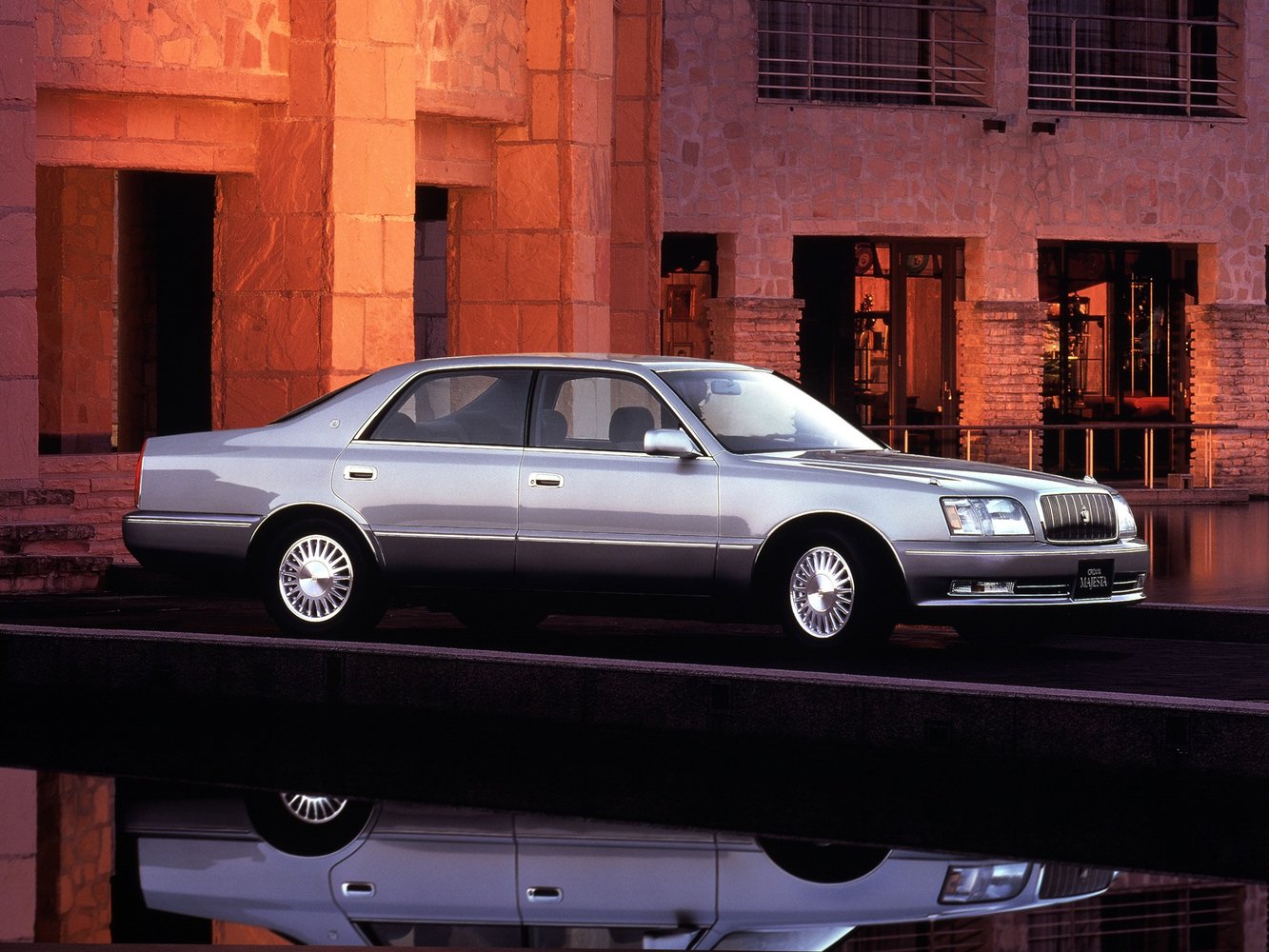 Toyota Crown Majesta 1995 - 1999
