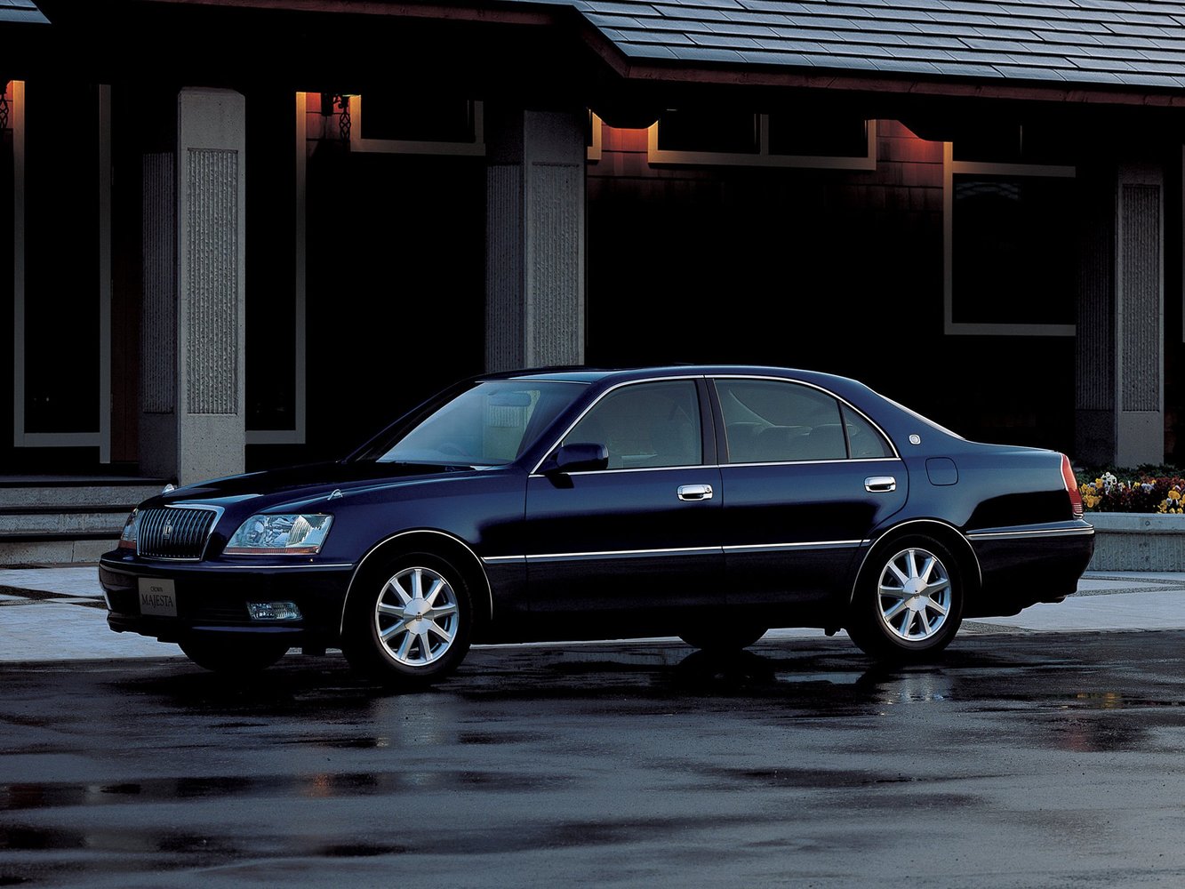 Toyota Crown Majesta 1999 - 2004