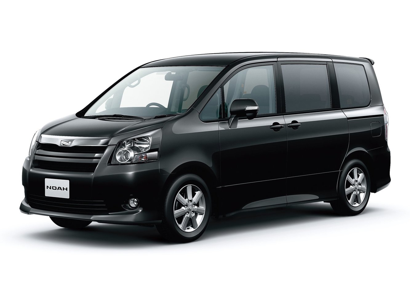 Toyota Noah 2007 - 2016