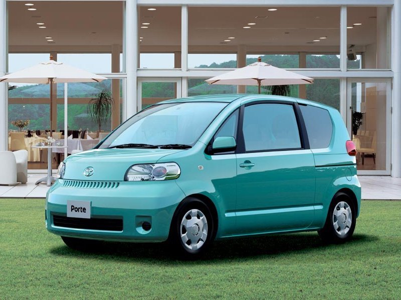 Toyota Porte 2004 - 2005