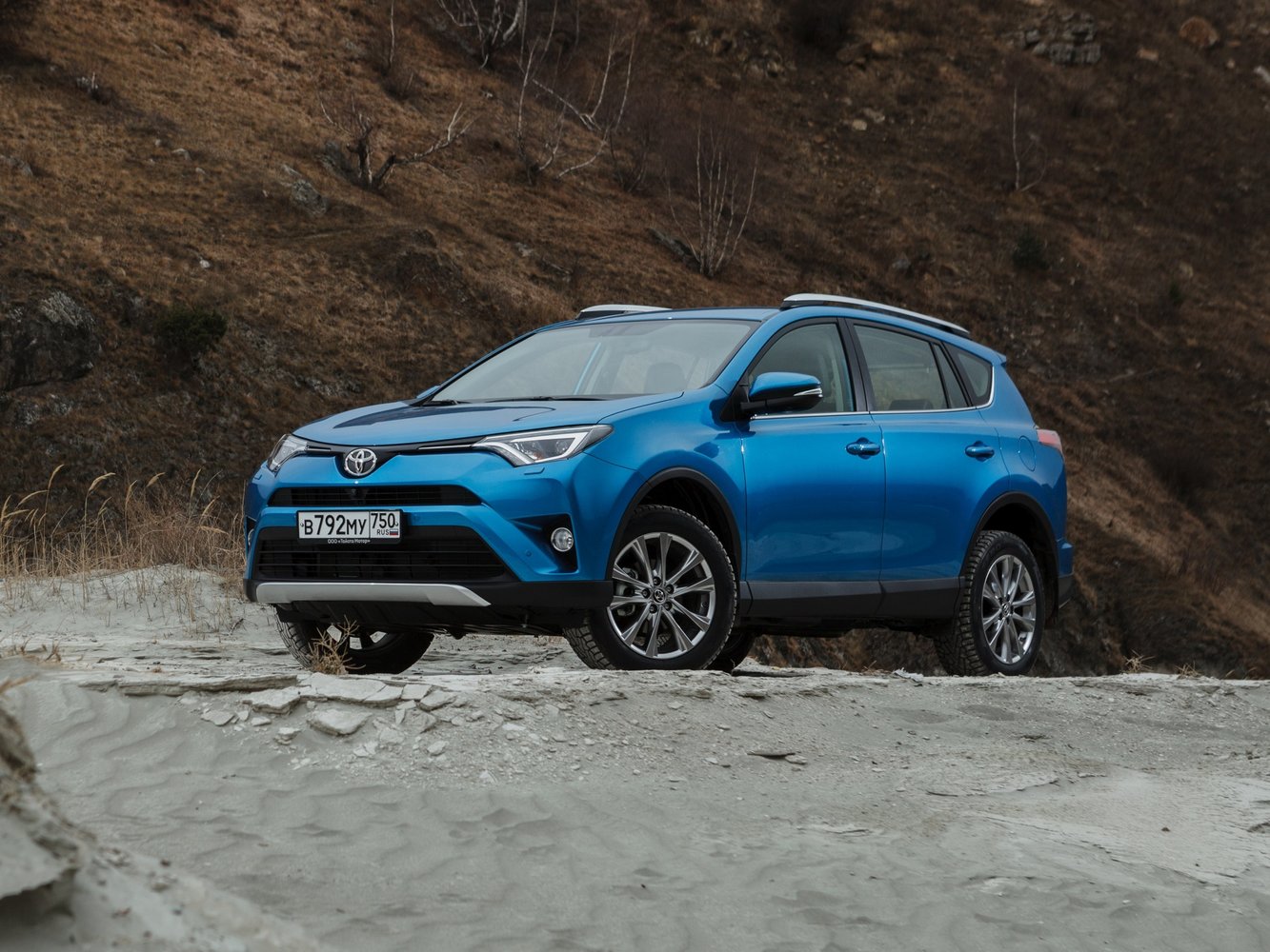 Toyota RAV 4 2015 - 2016