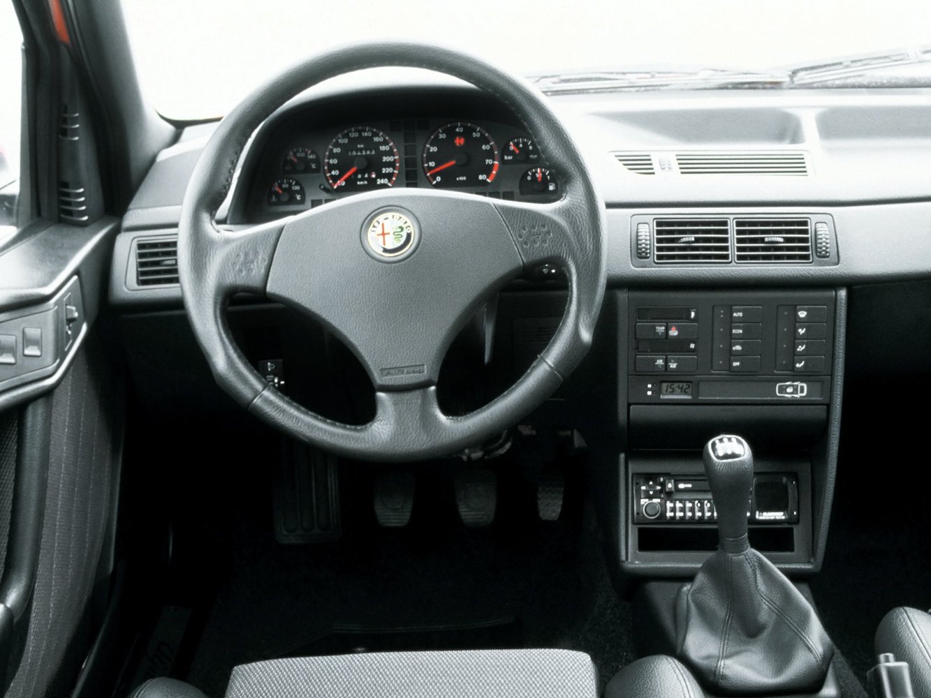 alfa_romeo Alfa Romeo 155