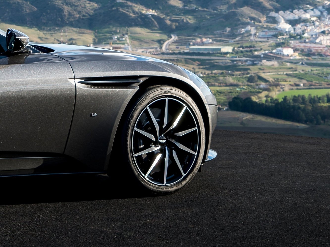 aston_martin Aston Martin DB11