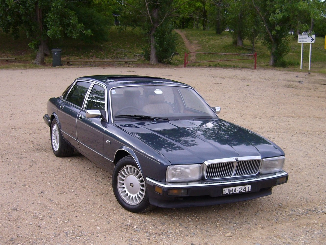 daimler Daimler XJ40