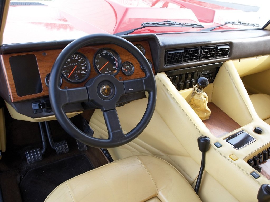 lamborghini Lamborghini LM002