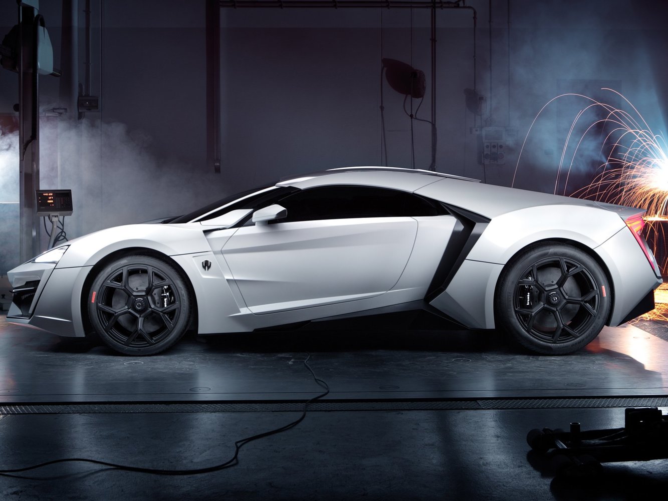 w_motors W Motors Lykan Hypersport